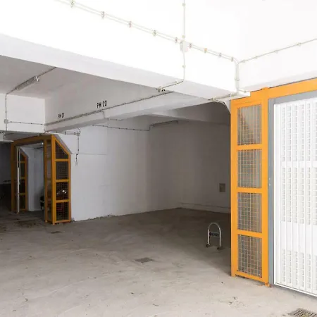 Apartment Luxury Front Row Designer