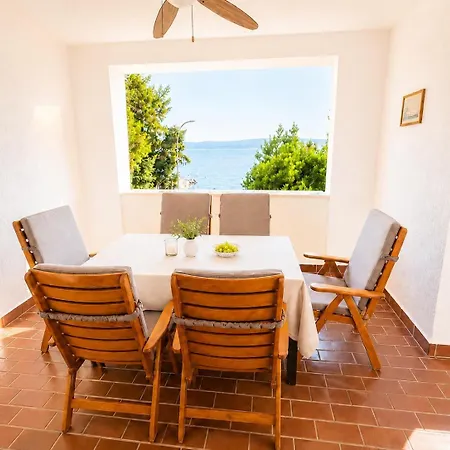 公寓 Selce Beachfront Apartment With Sea View, Terrace & Parking *