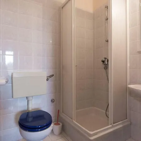 Luxury Front Row Designer Apartman